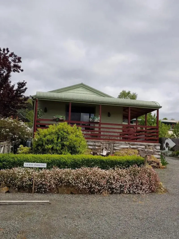 Cottage On Main
