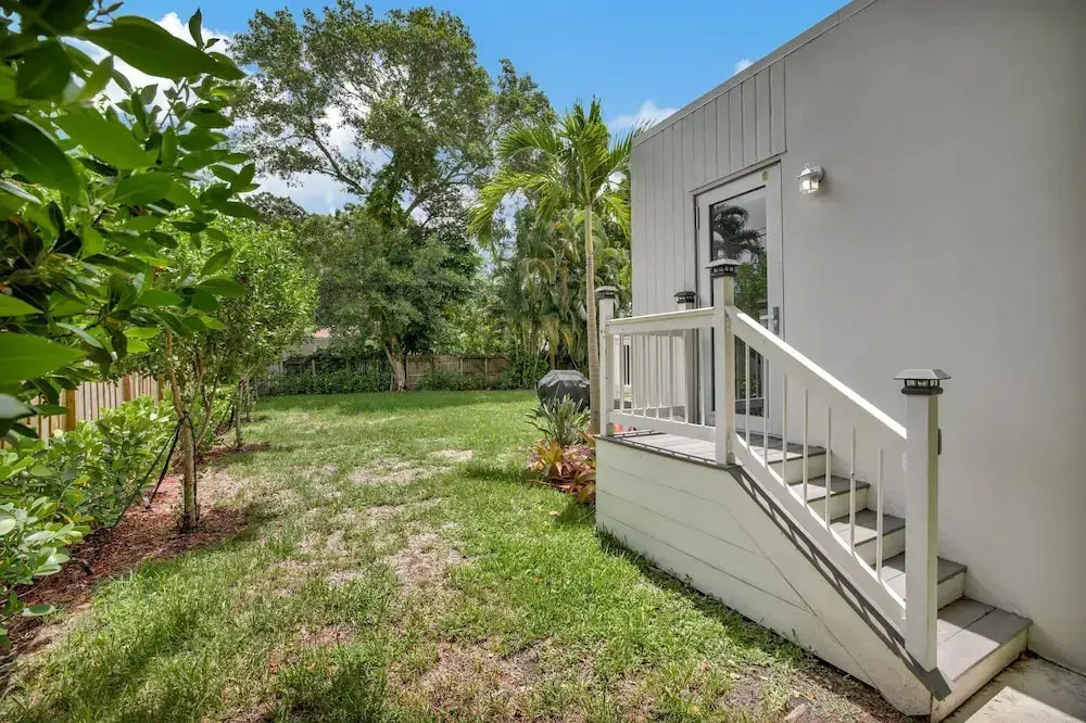 Sunshine Getaway Sleeps 4!