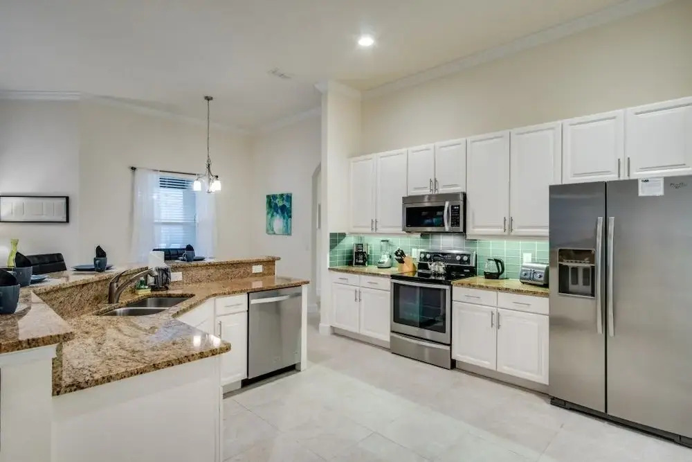 Stunning Modern Solterra 5 Bedroom/4 Bathroom Home