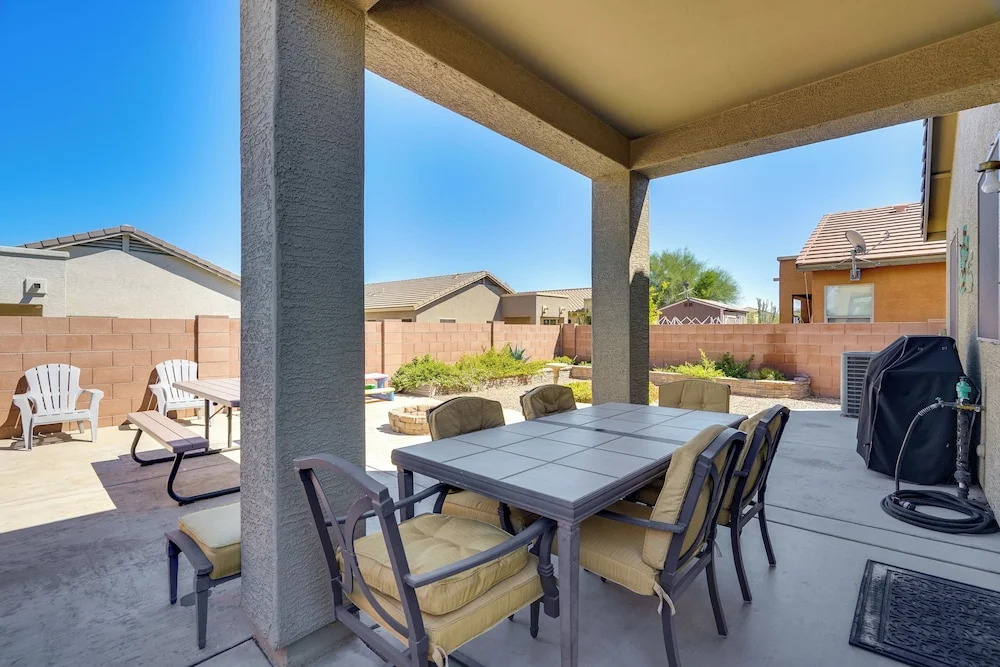 Step-free Sahuarita Retreat! Patio + Pool Access