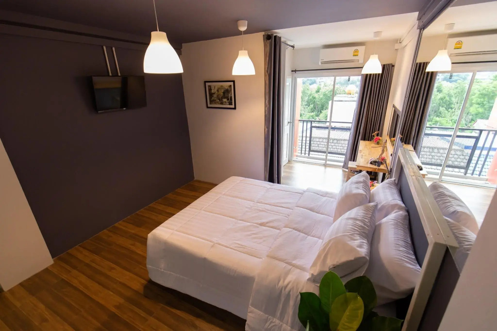 Mango 10 House