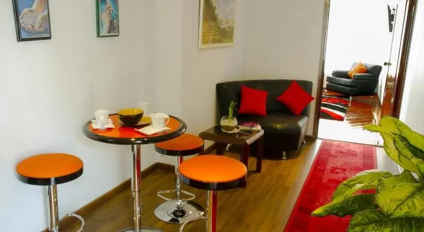 Aparta Suite Casa Regis