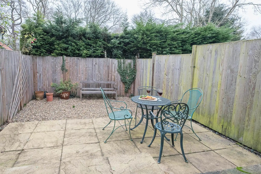 2 Riverside Cottages, Yoxford
