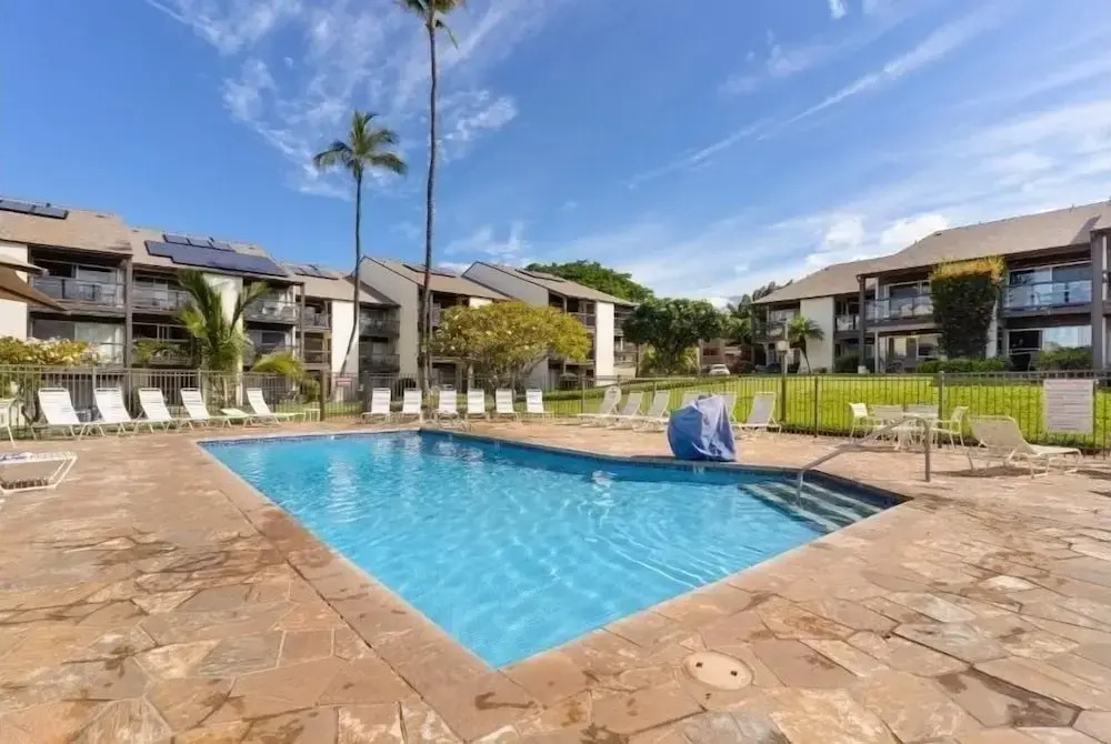 Hale Kamaole, #215 1 Bedroom Condo by RedAwning
