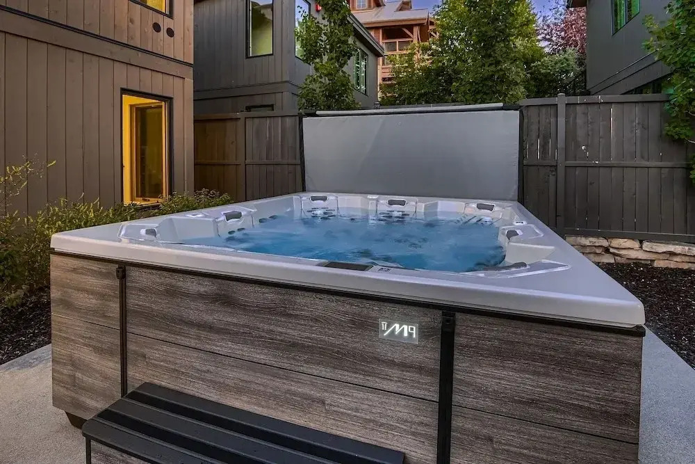 1060 Park Ski Magnificent Mountain Retreat 5 Bedroom Home by RedAwning
