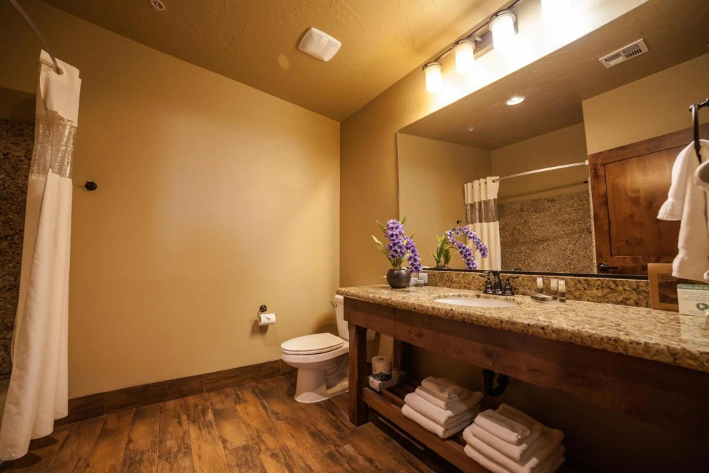 Отель Cable Mountain Lodge