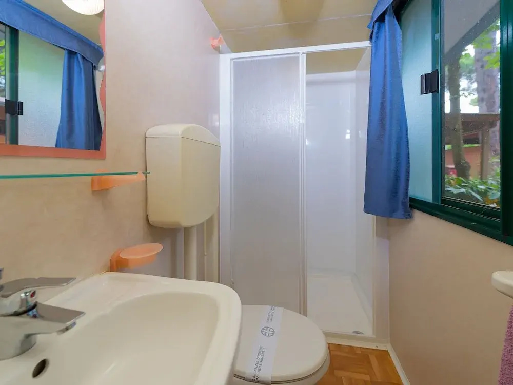 Pretty Mobile Home in Lido di Spina with Gym, Pool, Garden