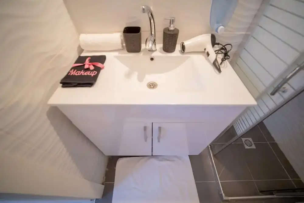 Amazing 3BDR Apartment Prime Location