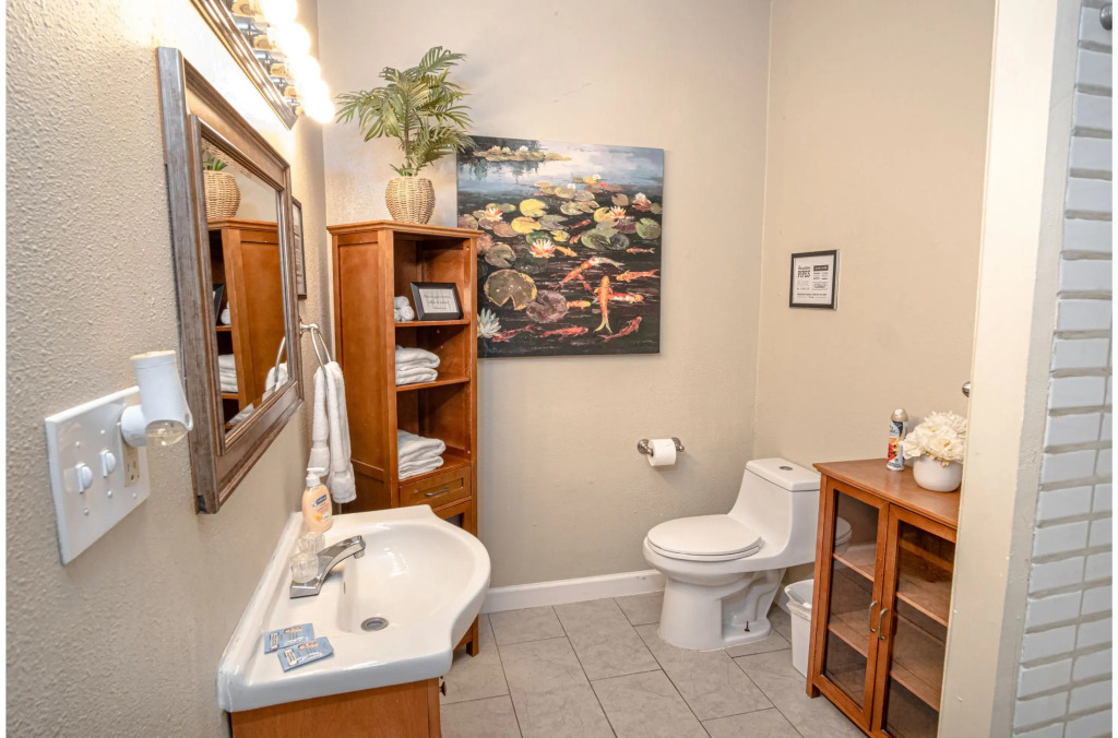 Large 3br/2ba Family Home W/patio Near Downtown!