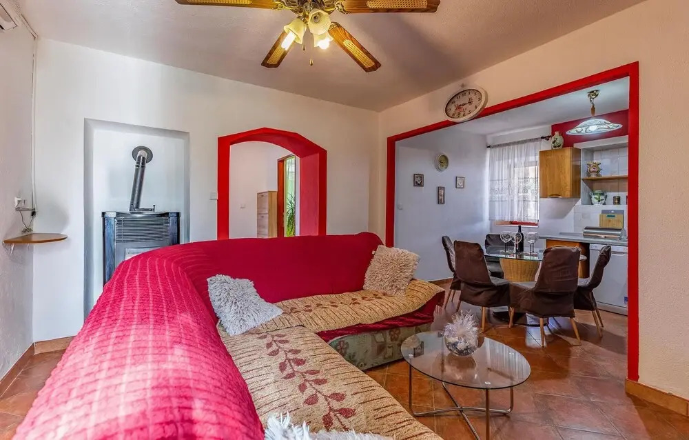 Nice Apartment in Pula With Wifi and 3 Bedrooms