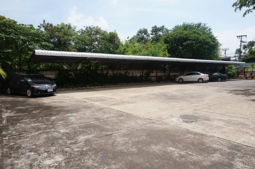 M In Korat Service Apartment