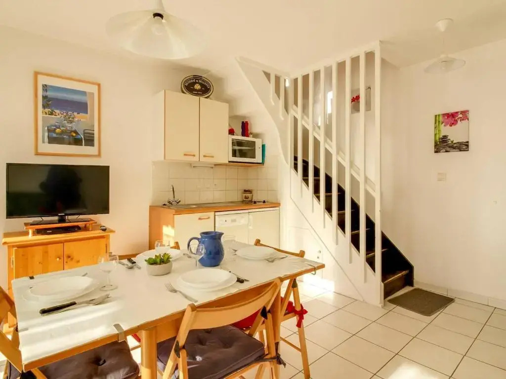 Appartement Esquièze-Sère, 2 pièces, 6 personnes - FR-1-402-5