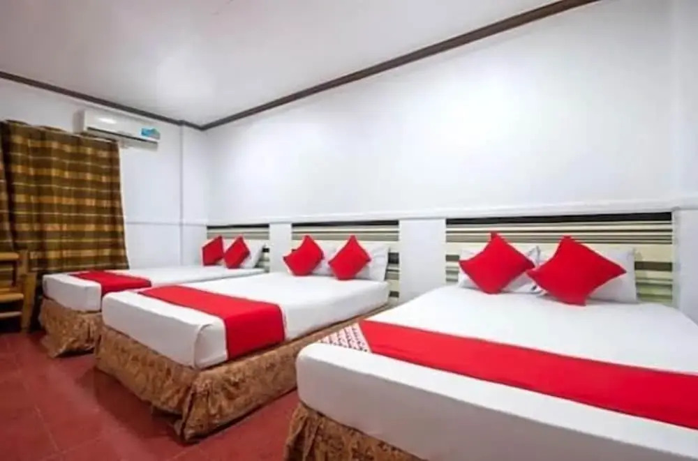 Max Travellers Inn
