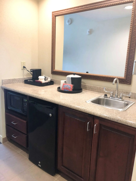 Hampton Inn & Suites Norfolk-Airport