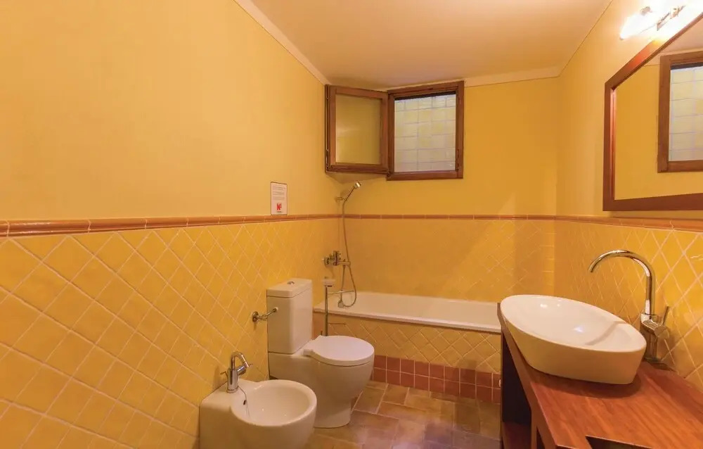 2 Bedroom Nice Home In Camaiore Lu