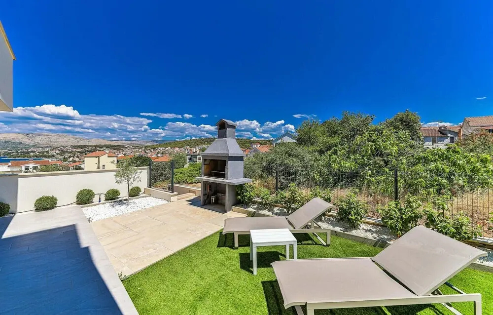 Beautiful Apartment in Okrug Gornji With 1 Bedrooms, Wifi and Outdoor Swimming Pool