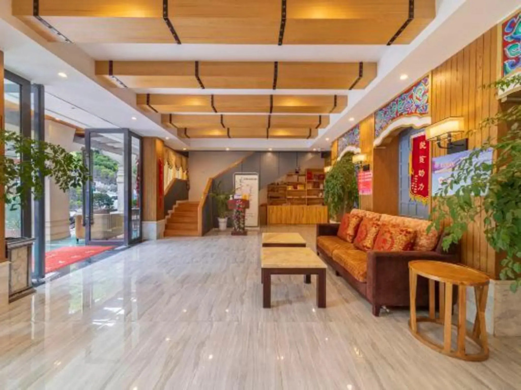 Banshan Yueshe Theme Art Holiday Hotel
