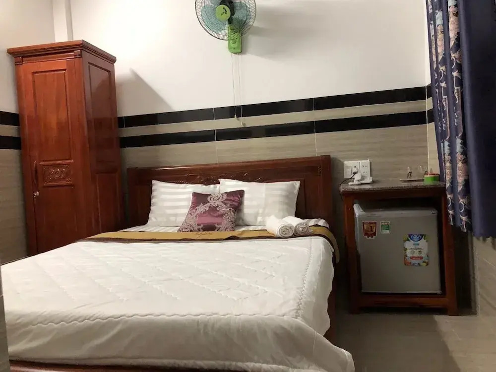 Ly Ly Hotel
