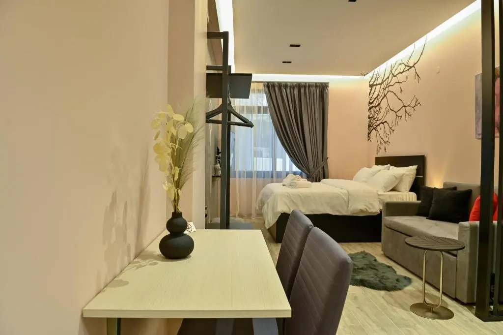 Elegant Studio