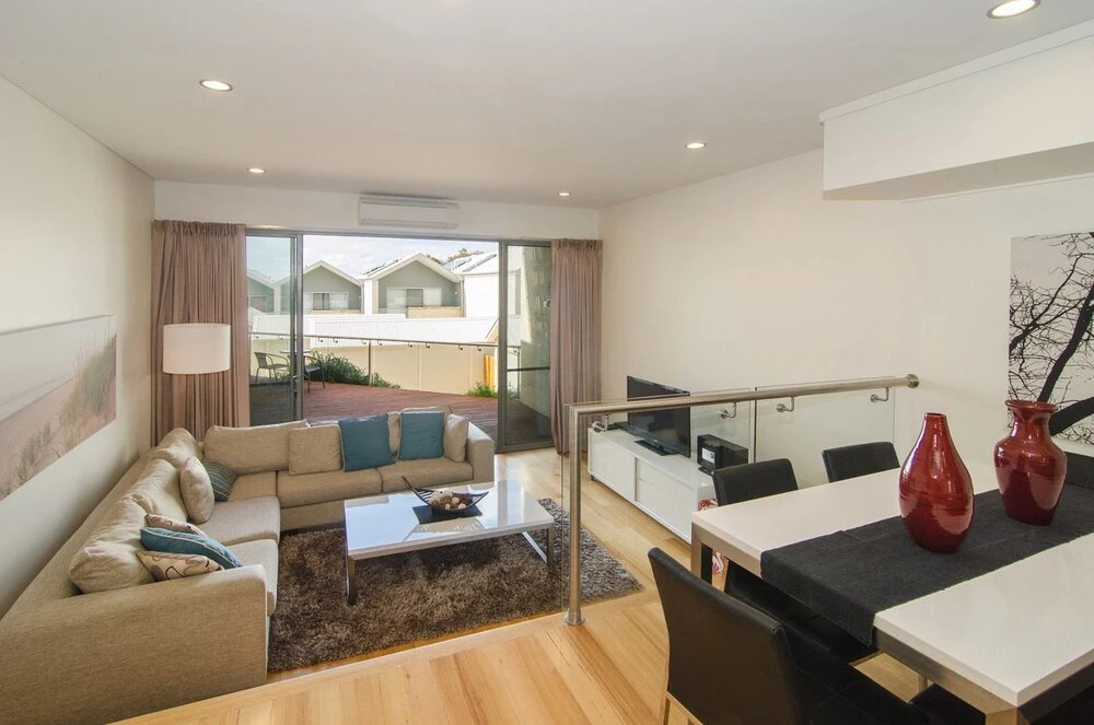 16 Seine Bay Apartment