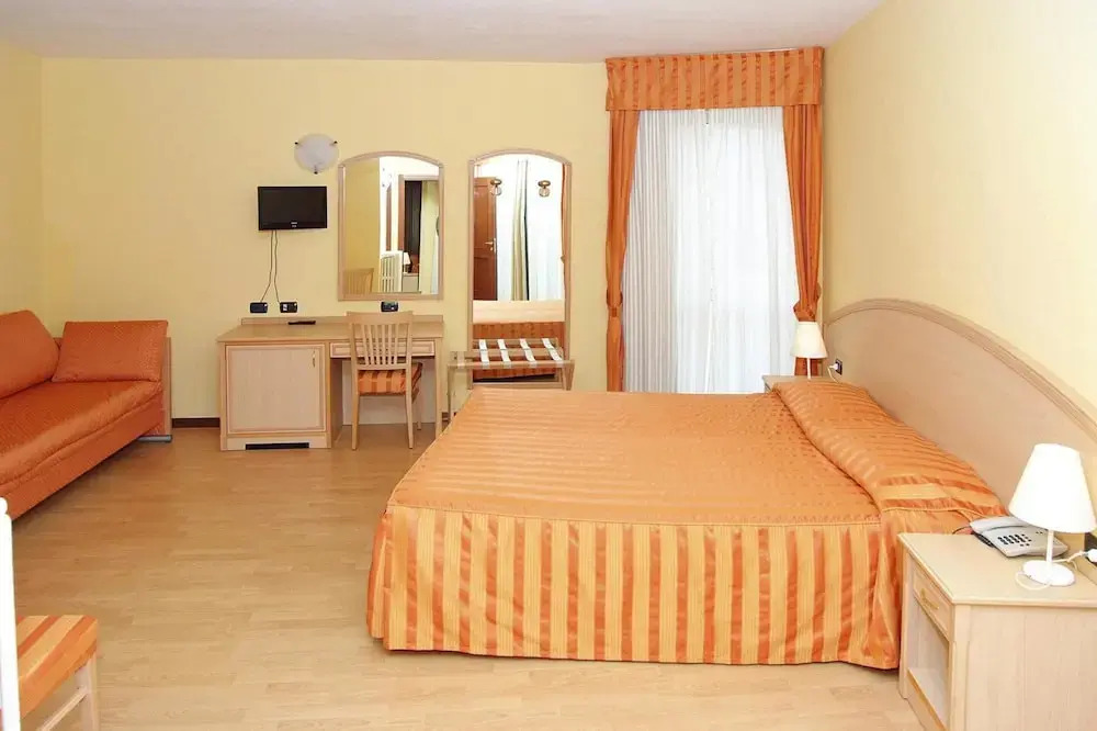 Apartment by Lake Maggiore With Boat Dock