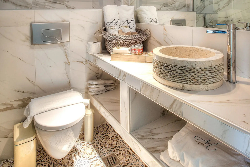 Alpha Luxury Suites