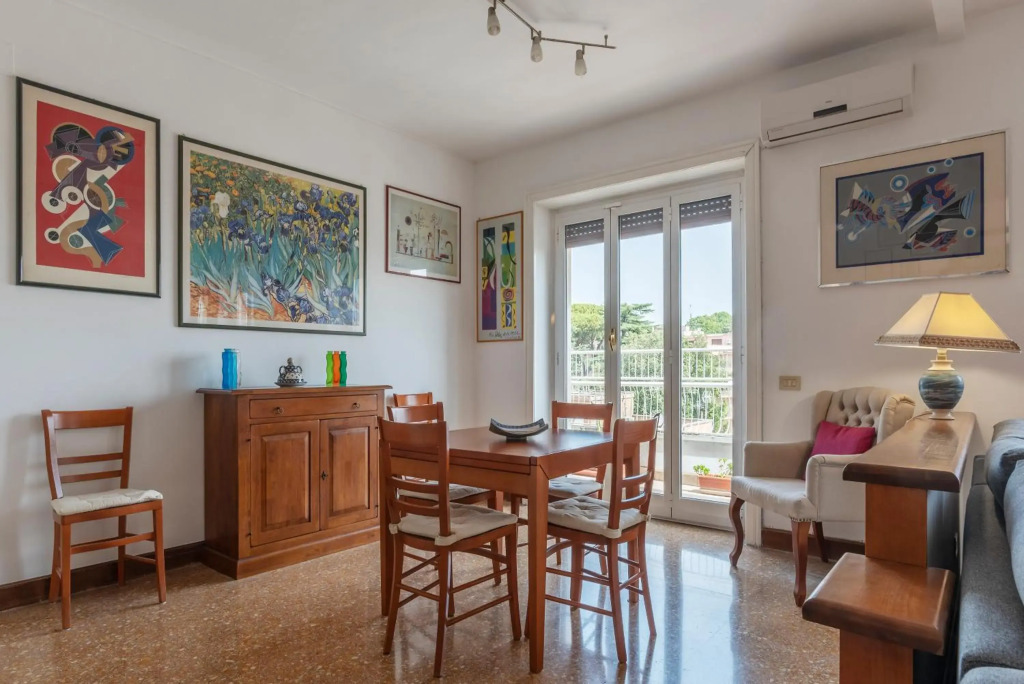 Roomy and Bright Apartment with Terrace