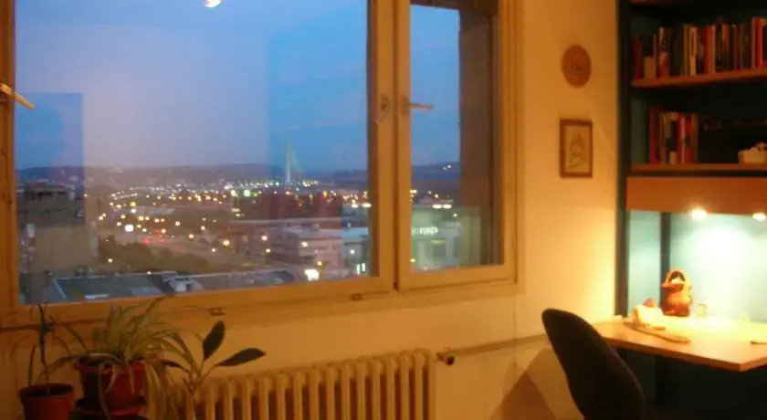 12 Monkeys Studio Apartment