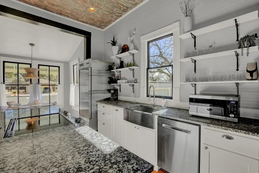 Gorgeous Home 1 Blk From Main w/ Hot Tub & Fire Pit!