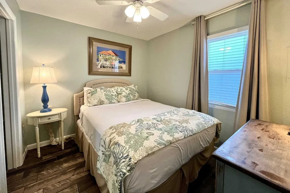 Sunrise Ge 212 2 Bedroom Condo by RedAwning