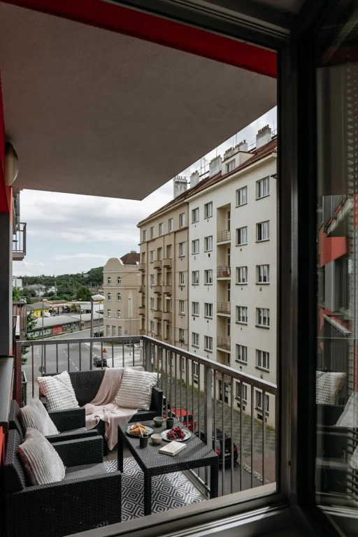 Bright Apartment in Nusle by Prague Days