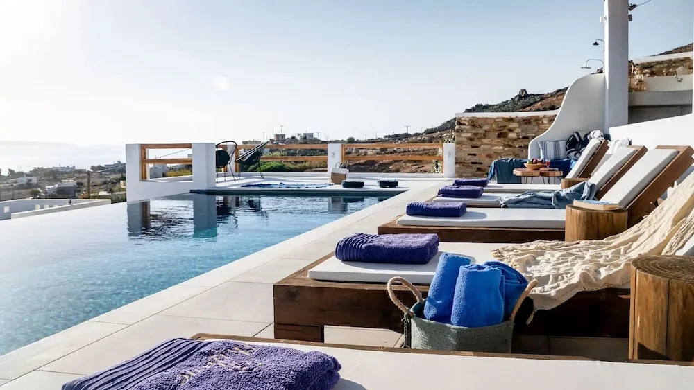 Naxos Skyline Luxury Villas