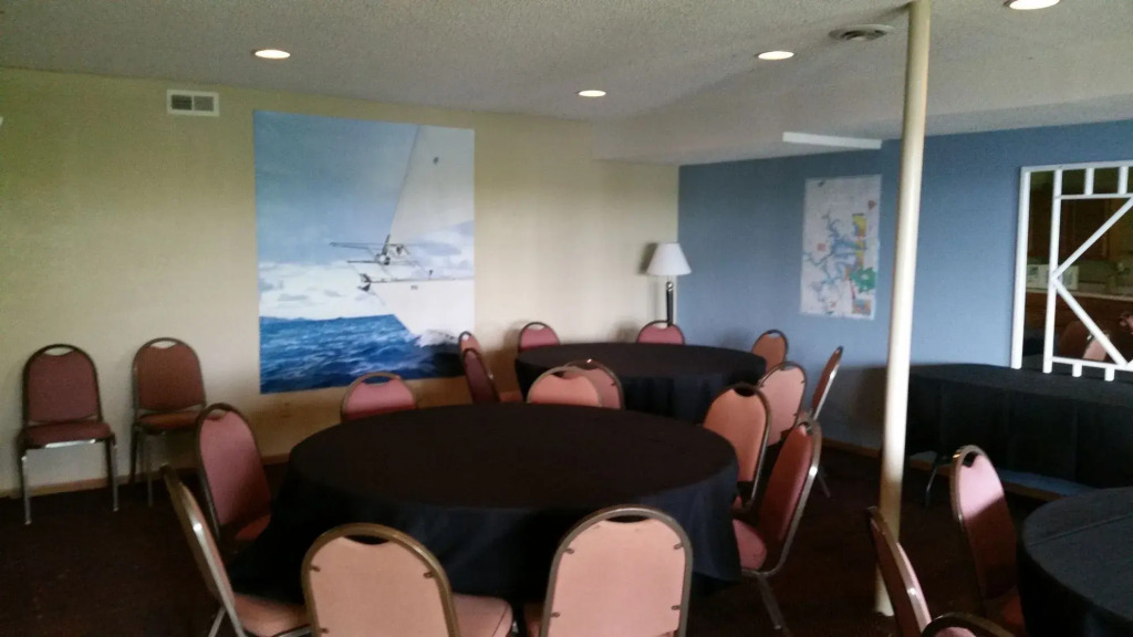 Hawks Nest Lodge