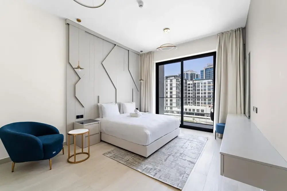 Luxurious 1 Bedroom Retreat With Pool gym and Game