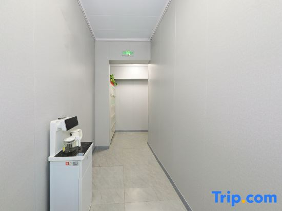 Theone Hotel（Wansui Mountain Wuxia City Store）