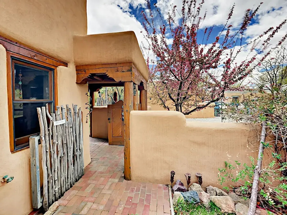 311 Theodora Place Home 2 Bedrooms 2 Bathrooms Home