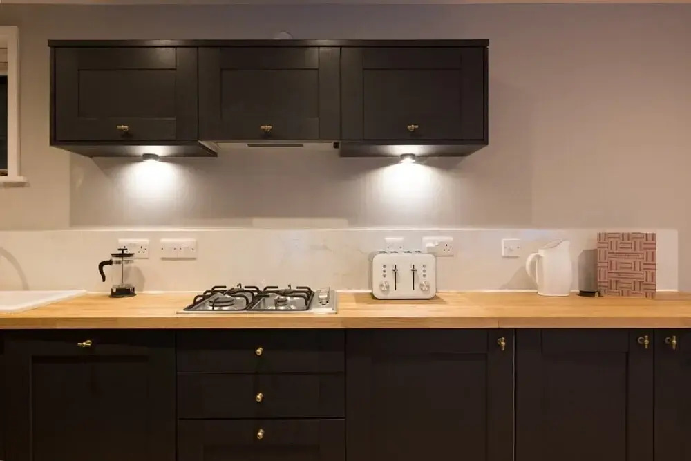 The Goldhawk Gem - Modern Bright 2bdr With Patio and Garden, London