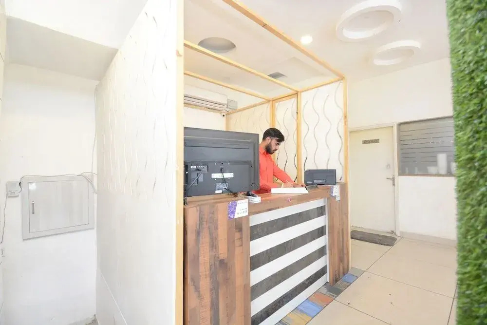 Oyo 30999 Hotel Vaishno
