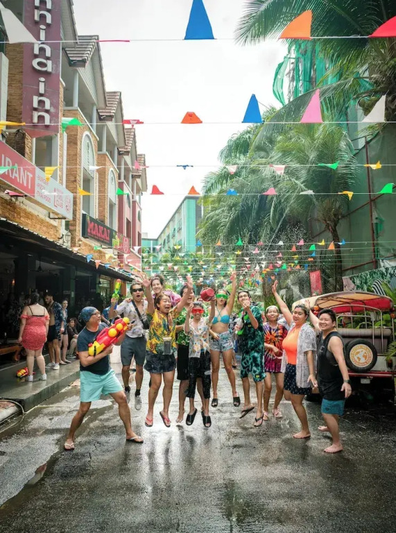 EBS Hostel Phuket, Kata Beach