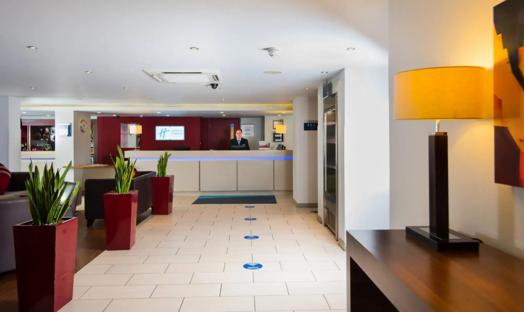 Holiday Inn Express Warwick - Stratford-upon-Avon by IHG