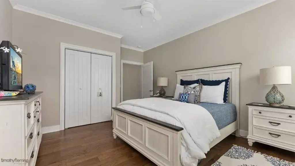Residence 201N At The Sandcastle Condominiums