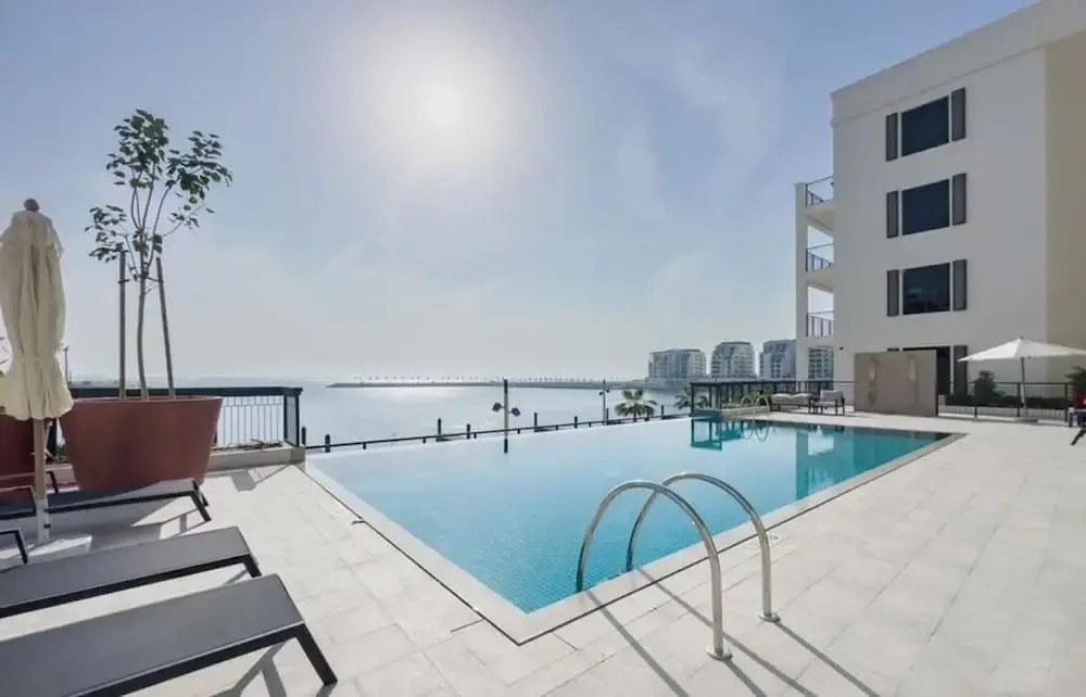Maison Privee - Stunning Waterfront Apt w/ Open Sea Vws in La Mer