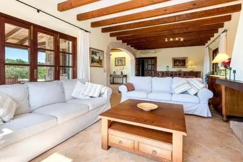 Villa Can Canaveret by Villa Plus