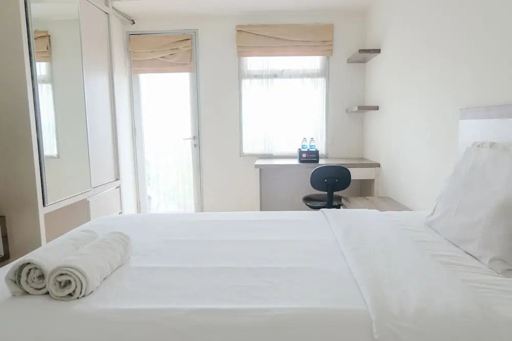 Good Deal Studio at Oxford Jatinangor Apartment