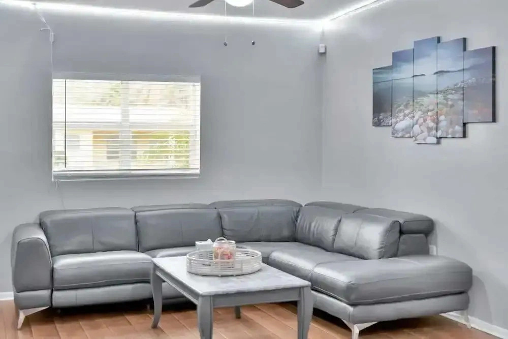 Updated Cozy Home Centrally Located pet Friendly
