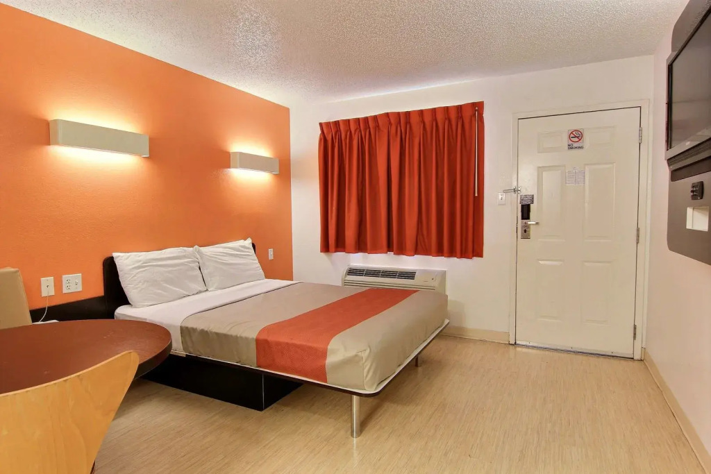 Motel 6-Austin, TX - North Central