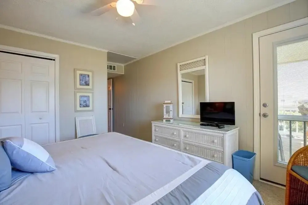 Club Fed-9A - 2 Br Condo