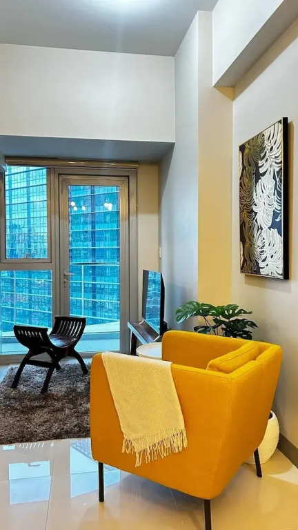 Uptown Parksuites Apartments Tower 2 BGC by PH Staycation