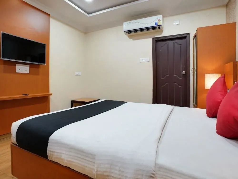Hotel Gayathri