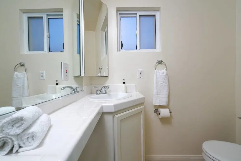 Incredible 3br/ 3BA Apt in Pacific Beach by Domio